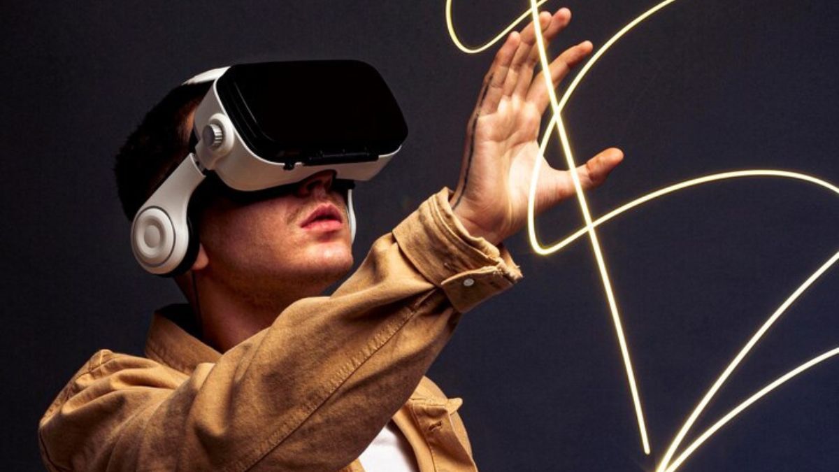 F4nt45yxoxo: Exploring the Enigma of Online Identity and Culture